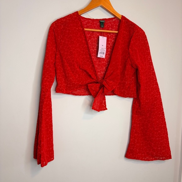 wild fable Tops - Wild Fable NWT Flirty Floeal Red Women's Top Tie Bell Sleeve
